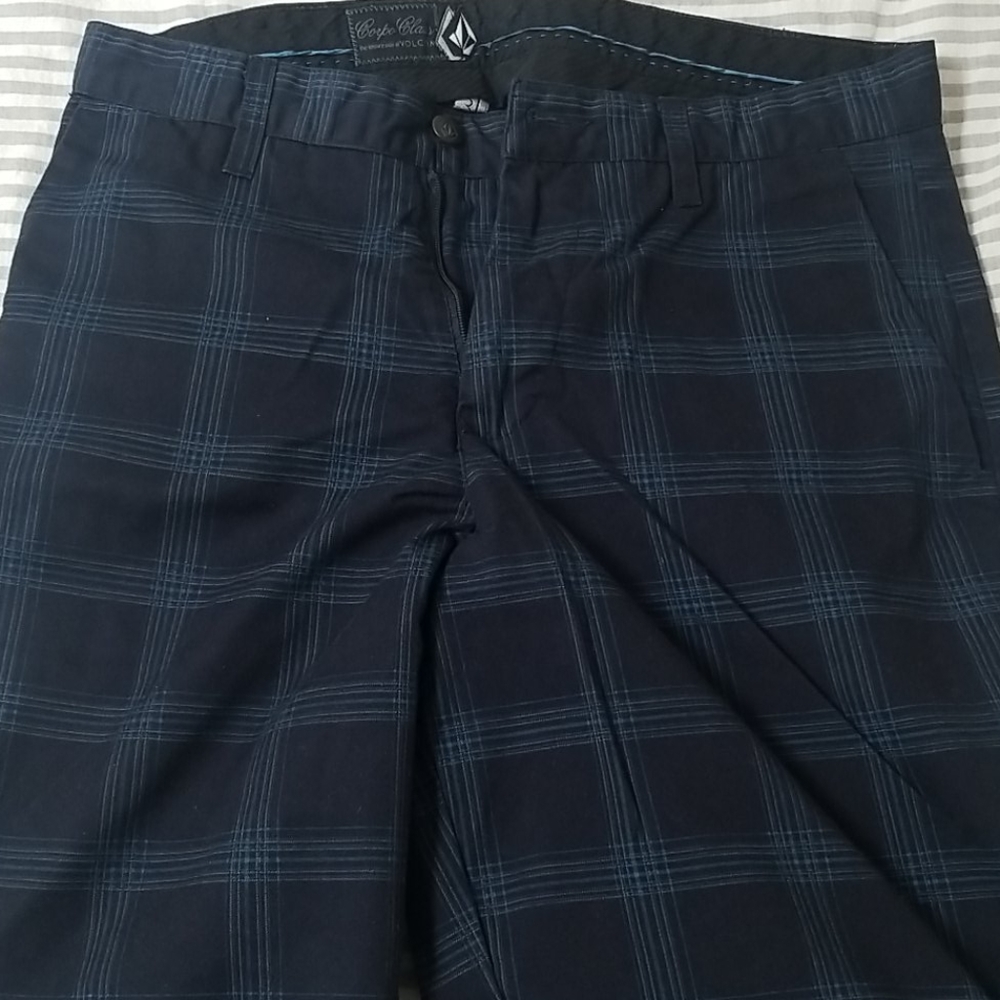 Volcom shorts